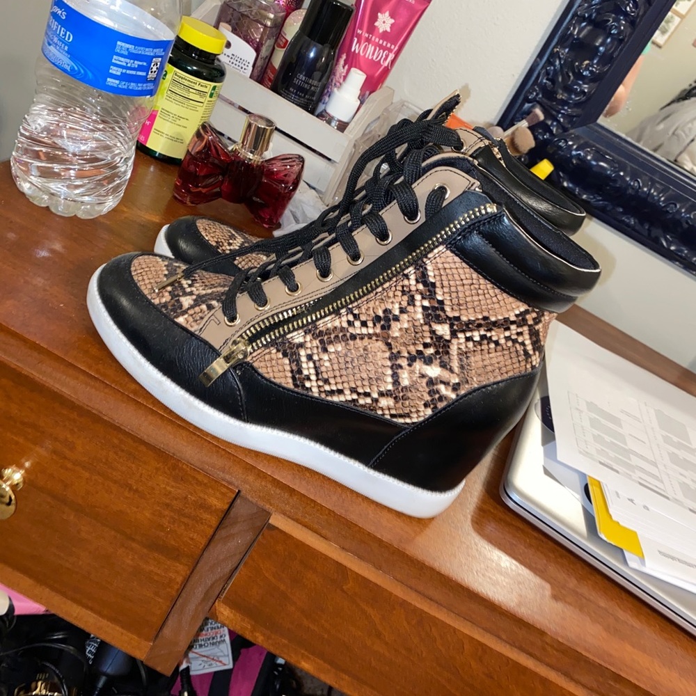 Size 6.5 snakeskin wedges